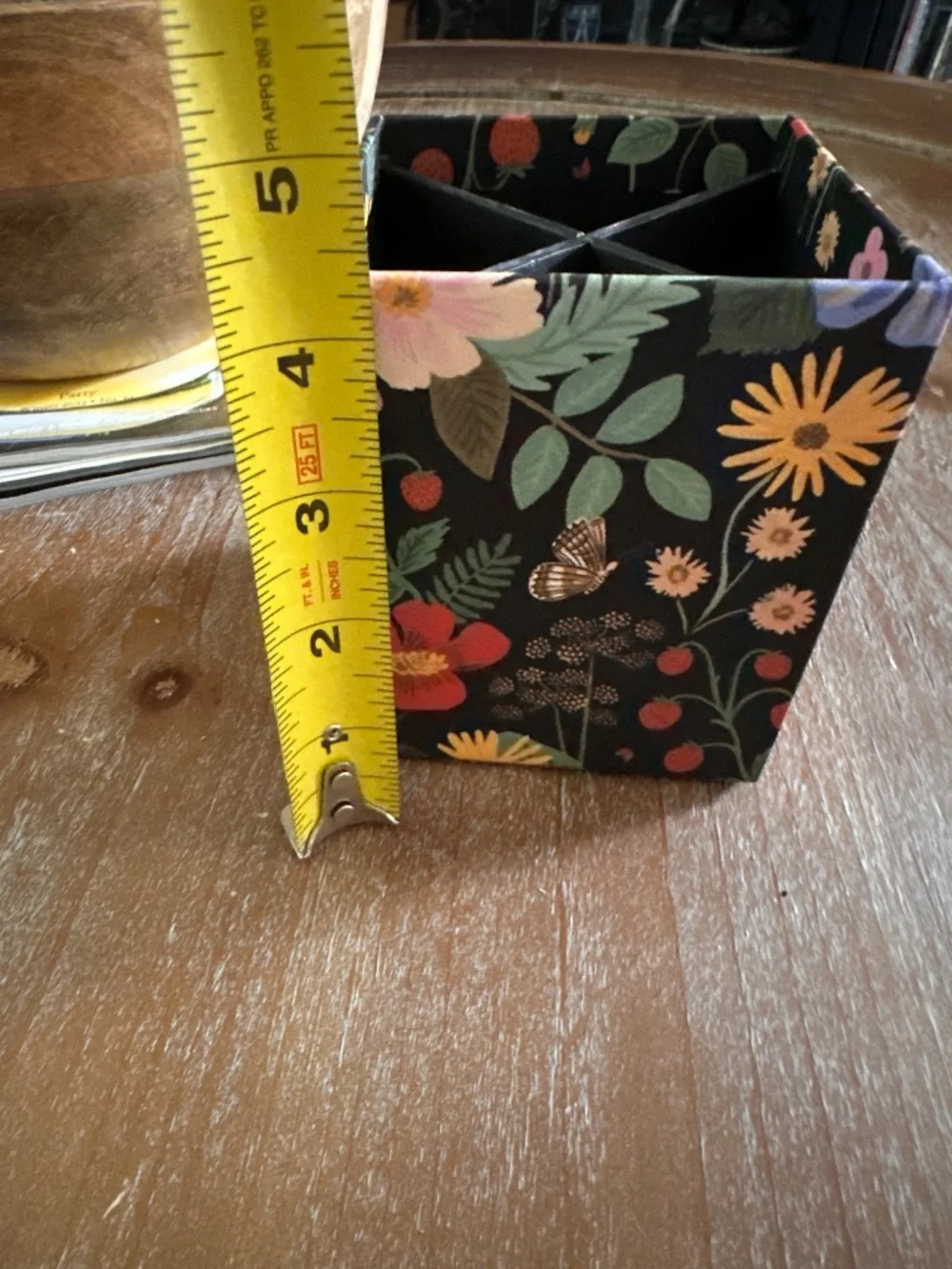 RIFLE PAPER Strawberry Fields Divided Pencil Cup